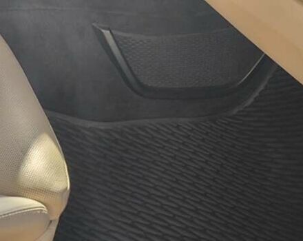 БМВ 5 Серия 2010 в Киеве на Automoto.ua Серый БМВ 5 Серия, объемом двигателя 3.5 л и пробегом 138 тыс. км за 25500 $, фото 27 на Automoto.ua