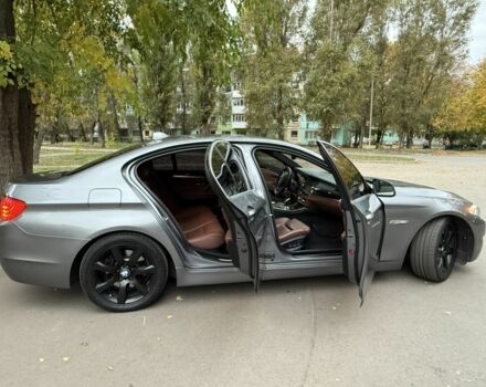 Серый БМВ 5 Серия, объемом двигателя 3 л и пробегом 371 тыс. км за 16400 $, фото 5 на Automoto.ua