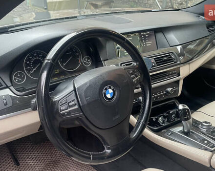 Серый БМВ 5 Серия, объемом двигателя 3 л и пробегом 315 тыс. км за 10000 $, фото 14 на Automoto.ua