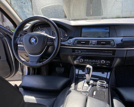 Серый БМВ 5 Серия, объемом двигателя 2.99 л и пробегом 363 тыс. км за 15500 $, фото 17 на Automoto.ua