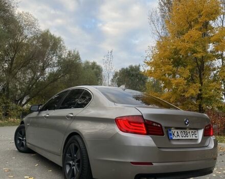 Серый БМВ 5 Серия, объемом двигателя 3 л и пробегом 320 тыс. км за 12500 $, фото 6 на Automoto.ua