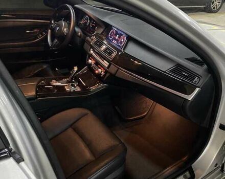 Серый БМВ 5 Серия, объемом двигателя 3 л и пробегом 165 тыс. км за 15500 $, фото 12 на Automoto.ua