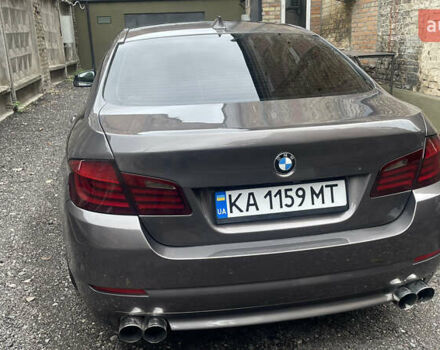 Серый БМВ 5 Серия, объемом двигателя 3 л и пробегом 315 тыс. км за 10000 $, фото 6 на Automoto.ua