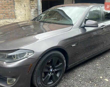Серый БМВ 5 Серия, объемом двигателя 3 л и пробегом 315 тыс. км за 10000 $, фото 2 на Automoto.ua
