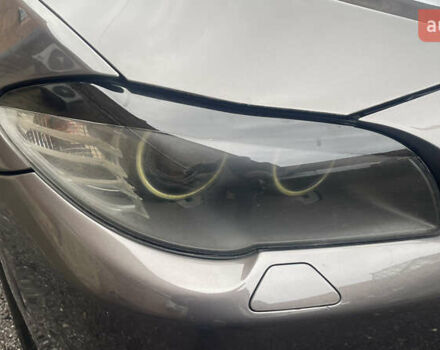 Серый БМВ 5 Серия, объемом двигателя 3 л и пробегом 315 тыс. км за 10000 $, фото 12 на Automoto.ua