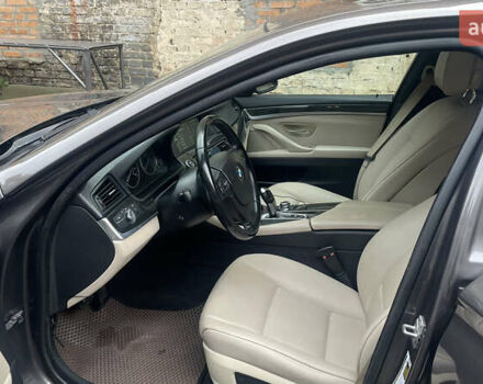 Серый БМВ 5 Серия, объемом двигателя 3 л и пробегом 315 тыс. км за 10000 $, фото 17 на Automoto.ua