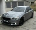 Серый БМВ 5 Серия, объемом двигателя 2 л и пробегом 335 тыс. км за 13500 $, фото 2 на Automoto.ua