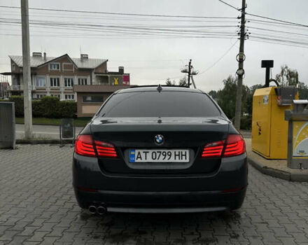 БМВ 5 Серия 2010 в Черновцах на Automoto.ua Серый БМВ 5 Серия, объемом двигателя 2.99 л и пробегом 313 тыс. км за 14700 $, фото 4 на Automoto.ua