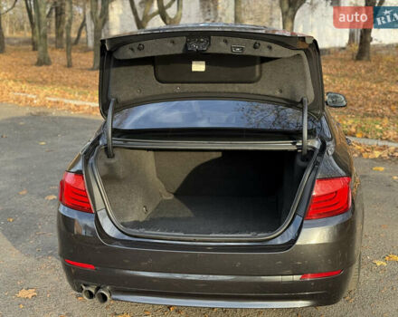 Серый БМВ 5 Серия, объемом двигателя 2.99 л и пробегом 207 тыс. км за 18000 $, фото 22 на Automoto.ua