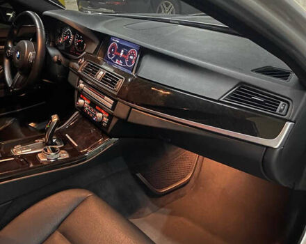 Серый БМВ 5 Серия, объемом двигателя 3 л и пробегом 165 тыс. км за 15500 $, фото 14 на Automoto.ua