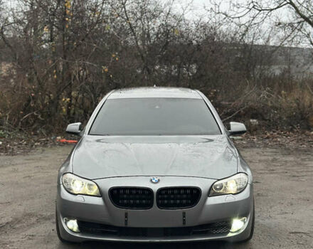 Серый БМВ 5 Серия, объемом двигателя 3 л и пробегом 290 тыс. км за 17000 $, фото 1 на Automoto.ua