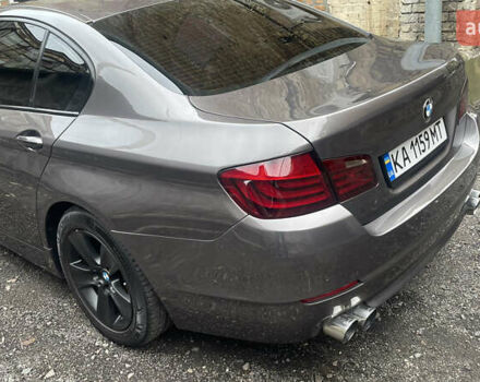 Серый БМВ 5 Серия, объемом двигателя 3 л и пробегом 315 тыс. км за 10000 $, фото 5 на Automoto.ua