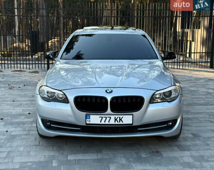 Серый БМВ 5 Серия, объемом двигателя 3 л и пробегом 260 тыс. км за 13400 $, фото 1 на Automoto.ua