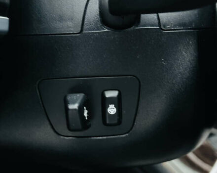 Серый БМВ 5 Серия, объемом двигателя 2 л и пробегом 255 тыс. км за 12000 $, фото 9 на Automoto.ua