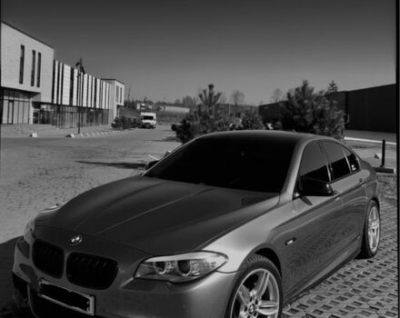 Серый БМВ 5 Серия, объемом двигателя 3 л и пробегом 307 тыс. км за 18500 $, фото 1 на Automoto.ua