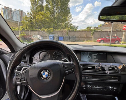 Серый БМВ 5 Серия, объемом двигателя 3 л и пробегом 147 тыс. км за 14399 $, фото 1 на Automoto.ua