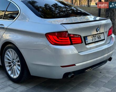 Серый БМВ 5 Серия, объемом двигателя 3 л и пробегом 260 тыс. км за 13400 $, фото 6 на Automoto.ua