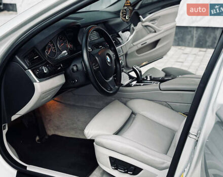 Серый БМВ 5 Серия, объемом двигателя 3 л и пробегом 150 тыс. км за 11999 $, фото 16 на Automoto.ua