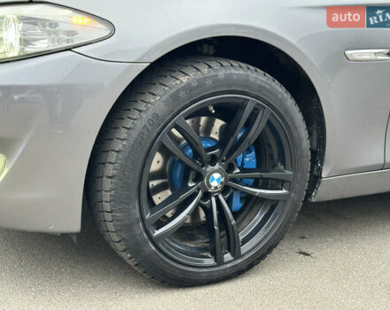 Серый БМВ 5 Серия, объемом двигателя 3 л и пробегом 321 тыс. км за 17500 $, фото 12 на Automoto.ua