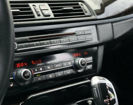 Серый БМВ 5 Серия, объемом двигателя 3 л и пробегом 262 тыс. км за 11999 $, фото 12 на Automoto.ua