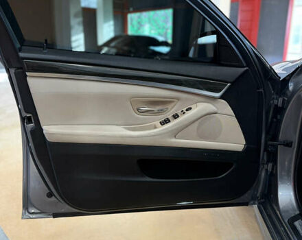 Серый БМВ 5 Серия, объемом двигателя 2.98 л и пробегом 182 тыс. км за 14000 $, фото 28 на Automoto.ua