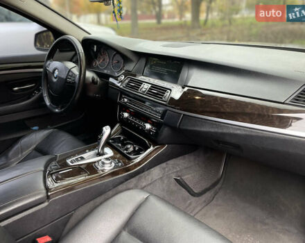 Серый БМВ 5 Серия, объемом двигателя 3 л и пробегом 262 тыс. км за 11999 $, фото 11 на Automoto.ua