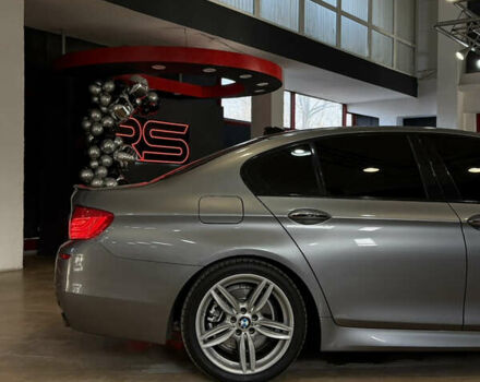 Серый БМВ 5 Серия, объемом двигателя 2.98 л и пробегом 182 тыс. км за 14000 $, фото 12 на Automoto.ua