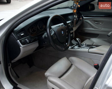 Серый БМВ 5 Серия, объемом двигателя 2 л и пробегом 186 тыс. км за 15000 $, фото 6 на Automoto.ua