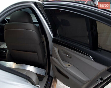 Серый БМВ 5 Серия, объемом двигателя 2 л и пробегом 186 тыс. км за 15000 $, фото 11 на Automoto.ua