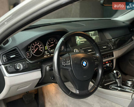 БМВ 5 Серия 2012 в Сваляве на Automoto.ua Серый БМВ 5 Серия, объемом двигателя 2 л и пробегом 220 тыс. км за 11500 $, фото 36 на Automoto.ua