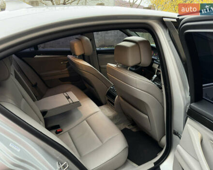 БМВ 5 Серия 2012 в Сваляве на Automoto.ua Серый БМВ 5 Серия, объемом двигателя 2 л и пробегом 220 тыс. км за 11500 $, фото 13 на Automoto.ua