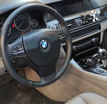 Серый БМВ 5 Серия, объемом двигателя 2 л и пробегом 220 тыс. км за 15500 $, фото 4 на Automoto.ua