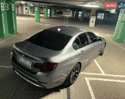 Серый БМВ 5 Серия, объемом двигателя 2 л и пробегом 213 тыс. км за 14400 $, фото 9 на Automoto.ua
