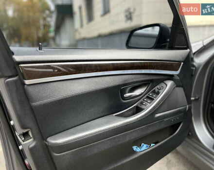 Серый БМВ 5 Серия, объемом двигателя 3 л и пробегом 262 тыс. км за 11999 $, фото 24 на Automoto.ua