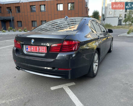 Серый БМВ 5 Серия, объемом двигателя 2 л и пробегом 187 тыс. км за 9999 $, фото 3 на Automoto.ua