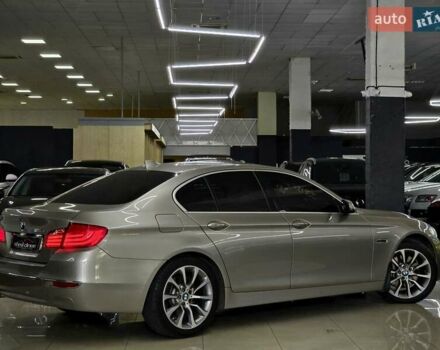 БМВ 5 Серия 2013 в Николаеве на Automoto.ua Серый БМВ 5 Серия, объемом двигателя 2.99 л и пробегом 152 тыс. км за 22499 $, фото 8 на Automoto.ua