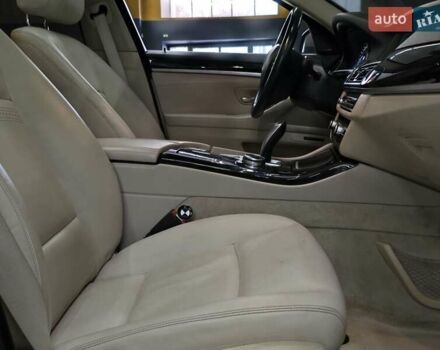 БМВ 5 Серия 2013 в Николаеве на Automoto.ua Серый БМВ 5 Серия, объемом двигателя 2.99 л и пробегом 152 тыс. км за 22499 $, фото 16 на Automoto.ua
