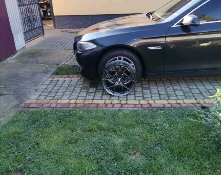 Сірий БМВ 5 Серія, об'ємом двигуна 2 л та пробігом 300 тис. км за 11100 $, фото 1 на Automoto.ua