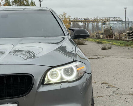 Серый БМВ 5 Серия, объемом двигателя 2.98 л и пробегом 196 тыс. км за 15300 $, фото 6 на Automoto.ua