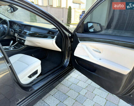 Серый БМВ 5 Серия, объемом двигателя 3 л и пробегом 203 тыс. км за 15900 $, фото 25 на Automoto.ua