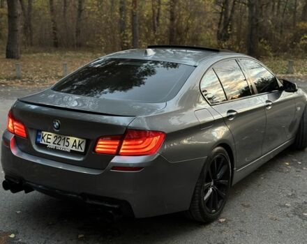 БМВ 5 Серия 2013 в Синельниковом на Automoto.ua Серый БМВ 5 Серия, объемом двигателя 3 л и пробегом 237 тыс. км за 13700 $, фото 5 на Automoto.ua