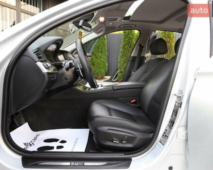 Серый БМВ 5 Серия, объемом двигателя 2 л и пробегом 123 тыс. км за 19899 $, фото 50 на Automoto.ua