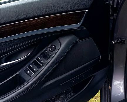 Сірий БМВ 5 Серія, об'ємом двигуна 2 л та пробігом 223 тис. км за 13000 $, фото 3 на Automoto.ua