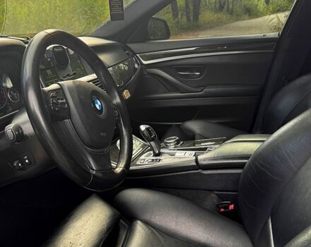 Серый БМВ 5 Серия, объемом двигателя 2 л и пробегом 133 тыс. км за 15000 $, фото 9 на Automoto.ua