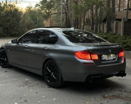 БМВ 5 Серия 2013 в Синельниковом на Automoto.ua Серый БМВ 5 Серия, объемом двигателя 3 л и пробегом 237 тыс. км за 13700 $, фото 6 на Automoto.ua