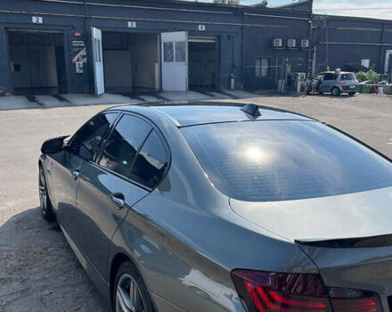 Серый БМВ 5 Серия, объемом двигателя 2.98 л и пробегом 240 тыс. км за 15000 $, фото 9 на Automoto.ua