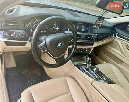БМВ 5 Серия 2014 в Киеве на Automoto.ua Серый БМВ 5 Серия, объемом двигателя 3 л и пробегом 258 тыс. км за 16555 $, фото 10 на Automoto.ua
