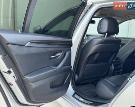 Серый БМВ 5 Серия, объемом двигателя 2.99 л и пробегом 293 тыс. км за 17500 $, фото 58 на Automoto.ua