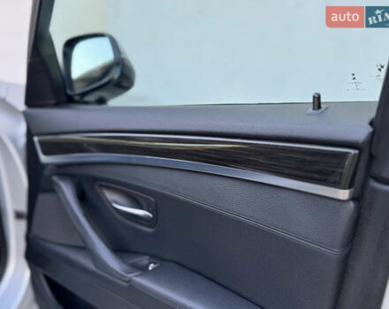 Серый БМВ 5 Серия, объемом двигателя 2.99 л и пробегом 293 тыс. км за 17500 $, фото 63 на Automoto.ua