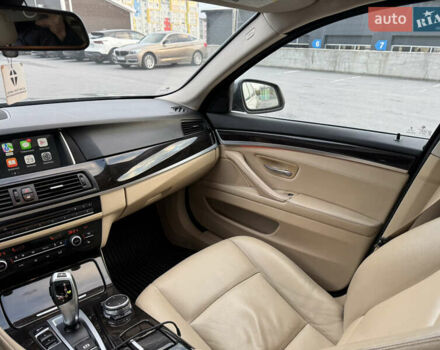 Сірий БМВ 5 Серія, об'ємом двигуна 2 л та пробігом 210 тис. км за 15000 $, фото 37 на Automoto.ua